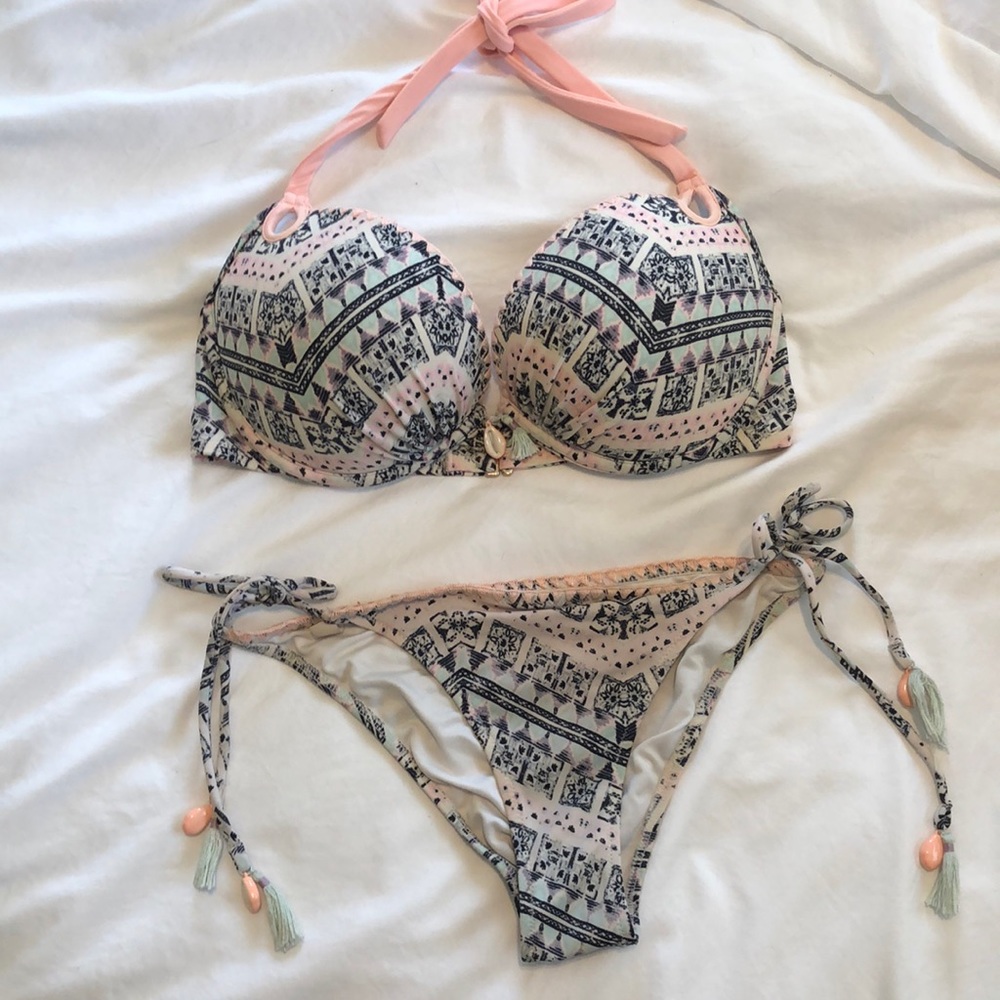 Vintage Victoria’s Secret bombshell bikini- peach boho print